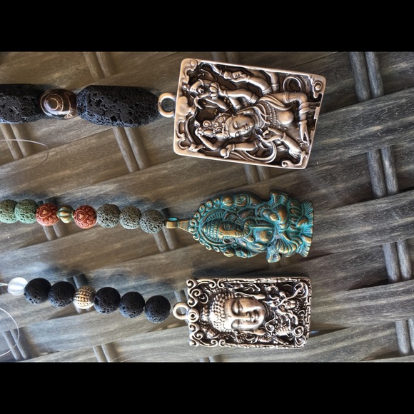 Essential Oil Car Diffuser - Picture 3 of 3